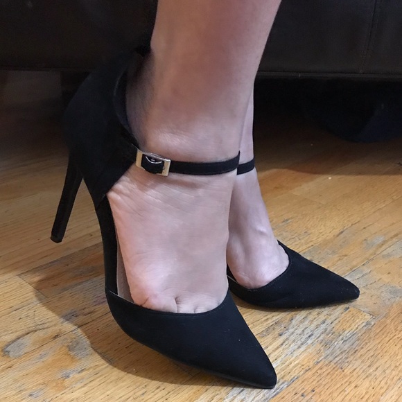 🎉SALE 🎉Anne Michelle Pointed Toe Heel - Picture 4 of 5
